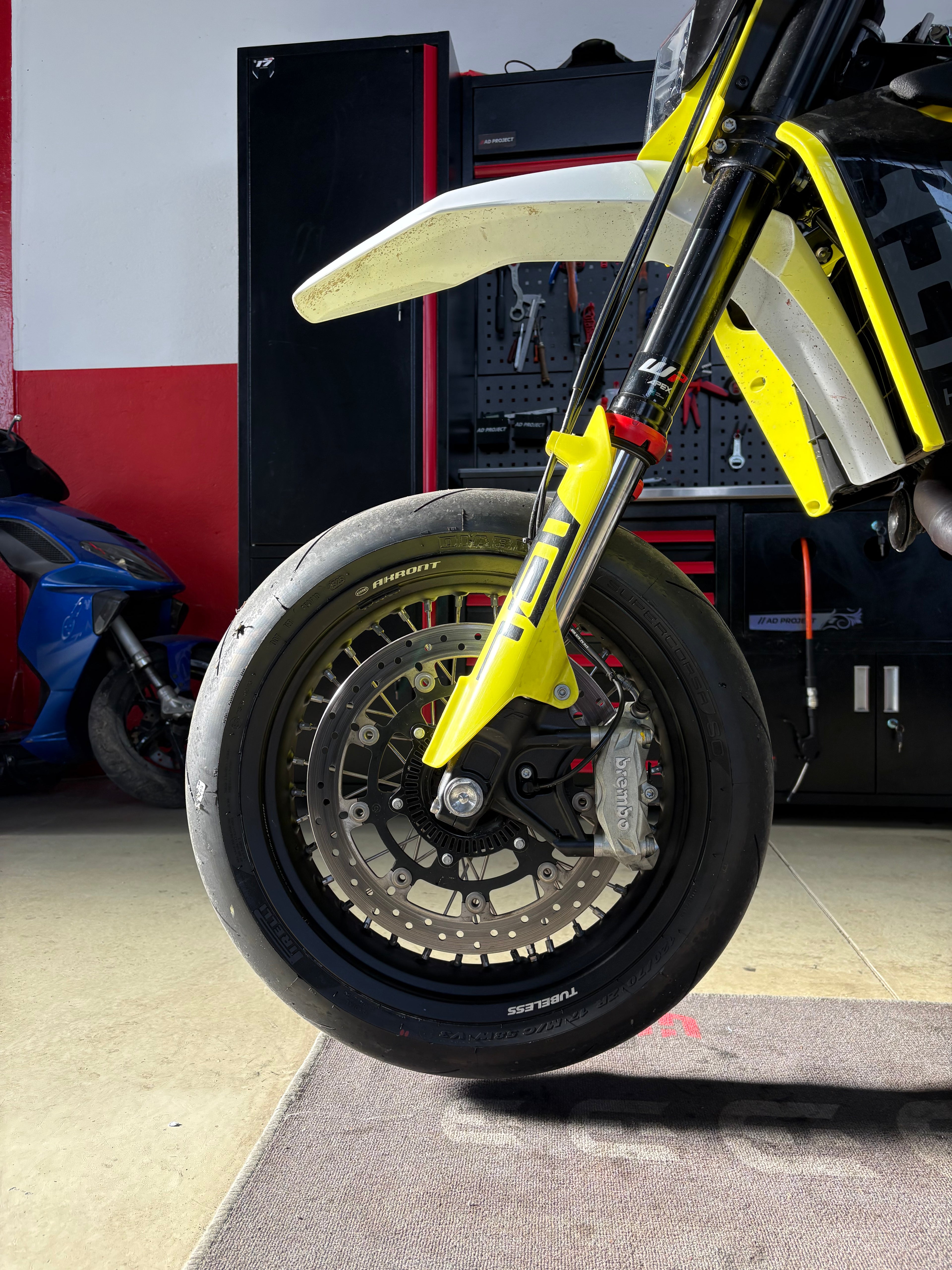 HUSQVARNA 701 2024