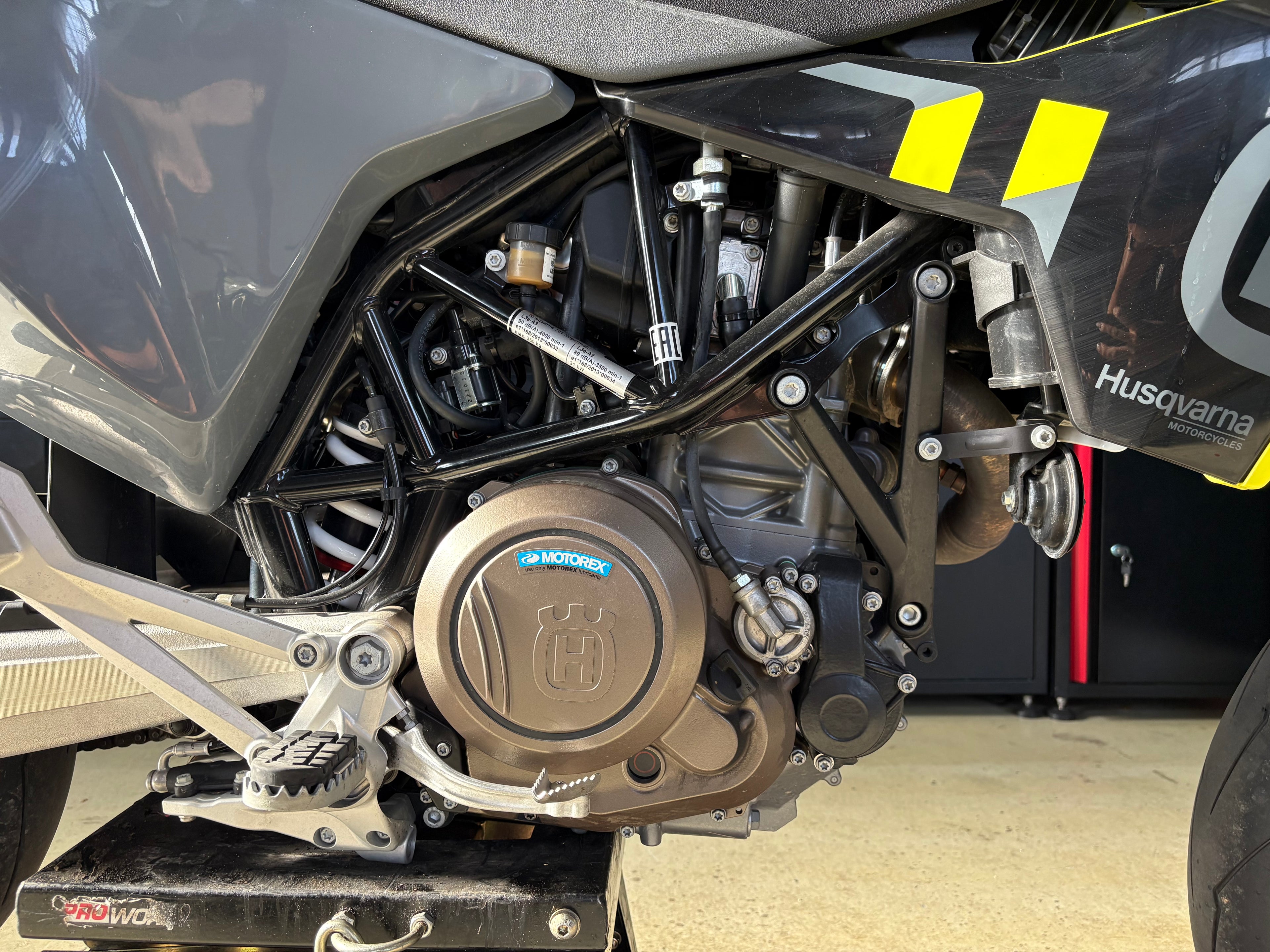 HUSQVARNA 701 2024