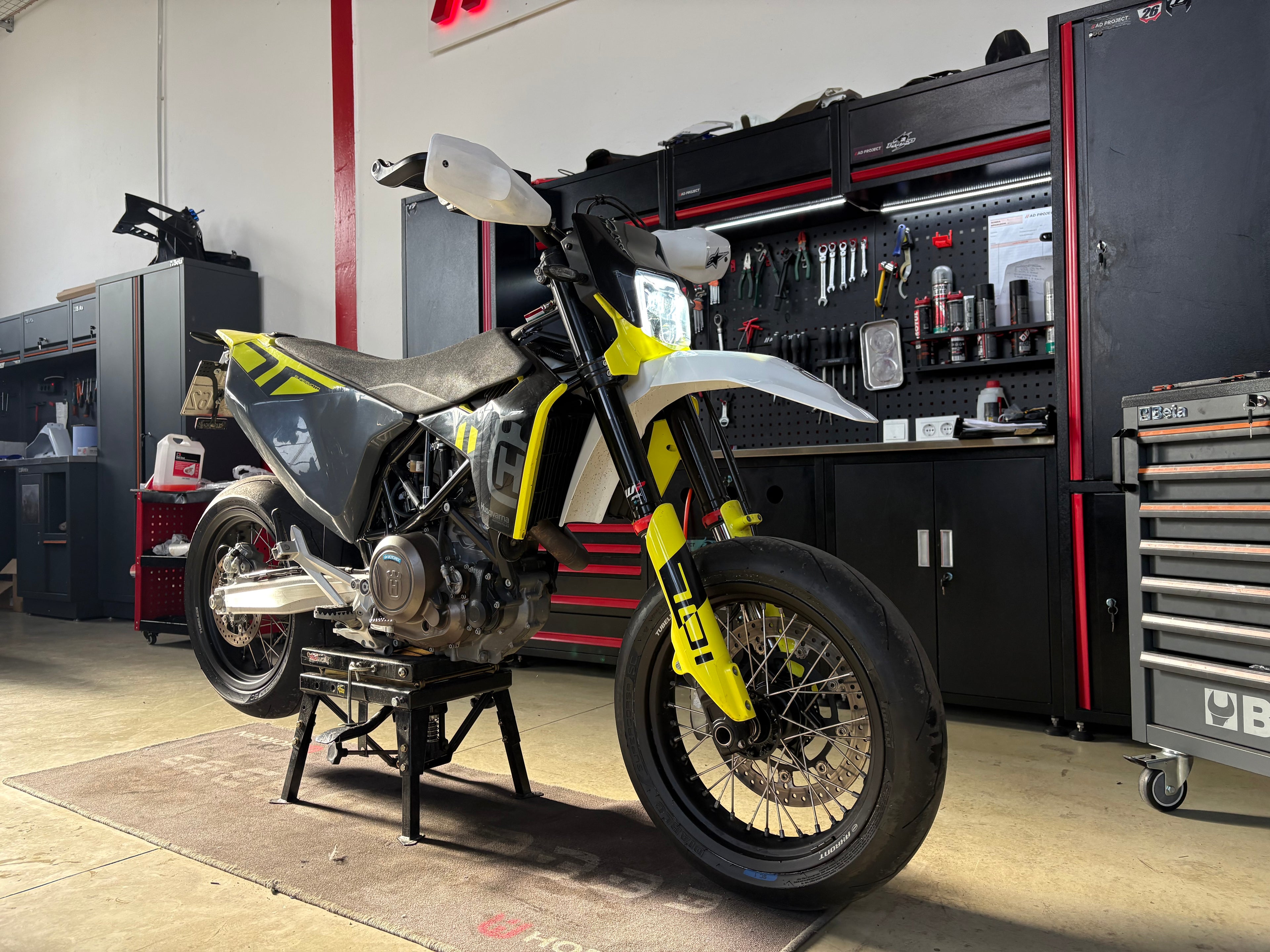 HUSQVARNA 701 2024